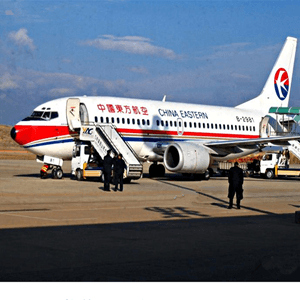 柳州白莲航空运输航空快运业稳步发展的原因是什么？